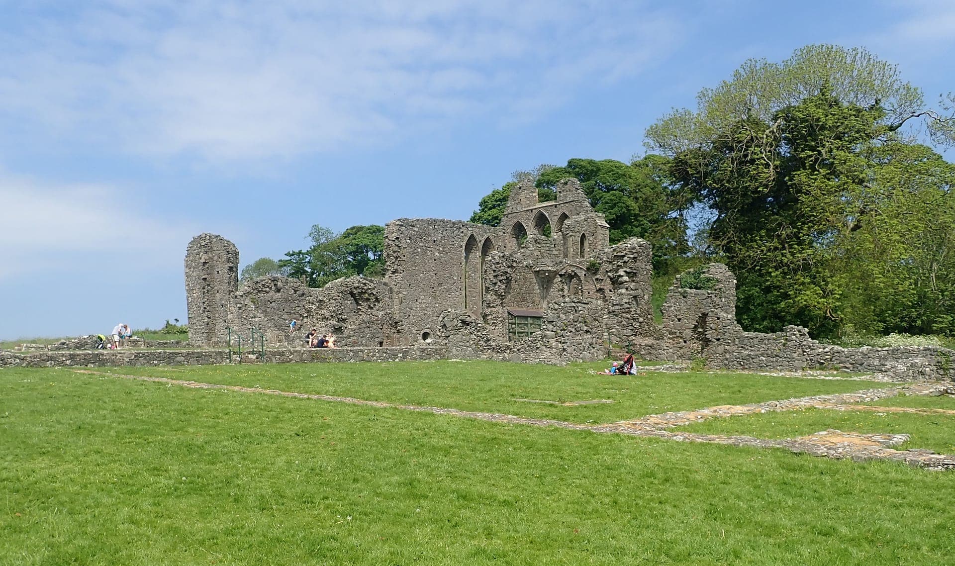 Castle ruins overlooking a lough — The History Lover's Weekend in the Mourne region